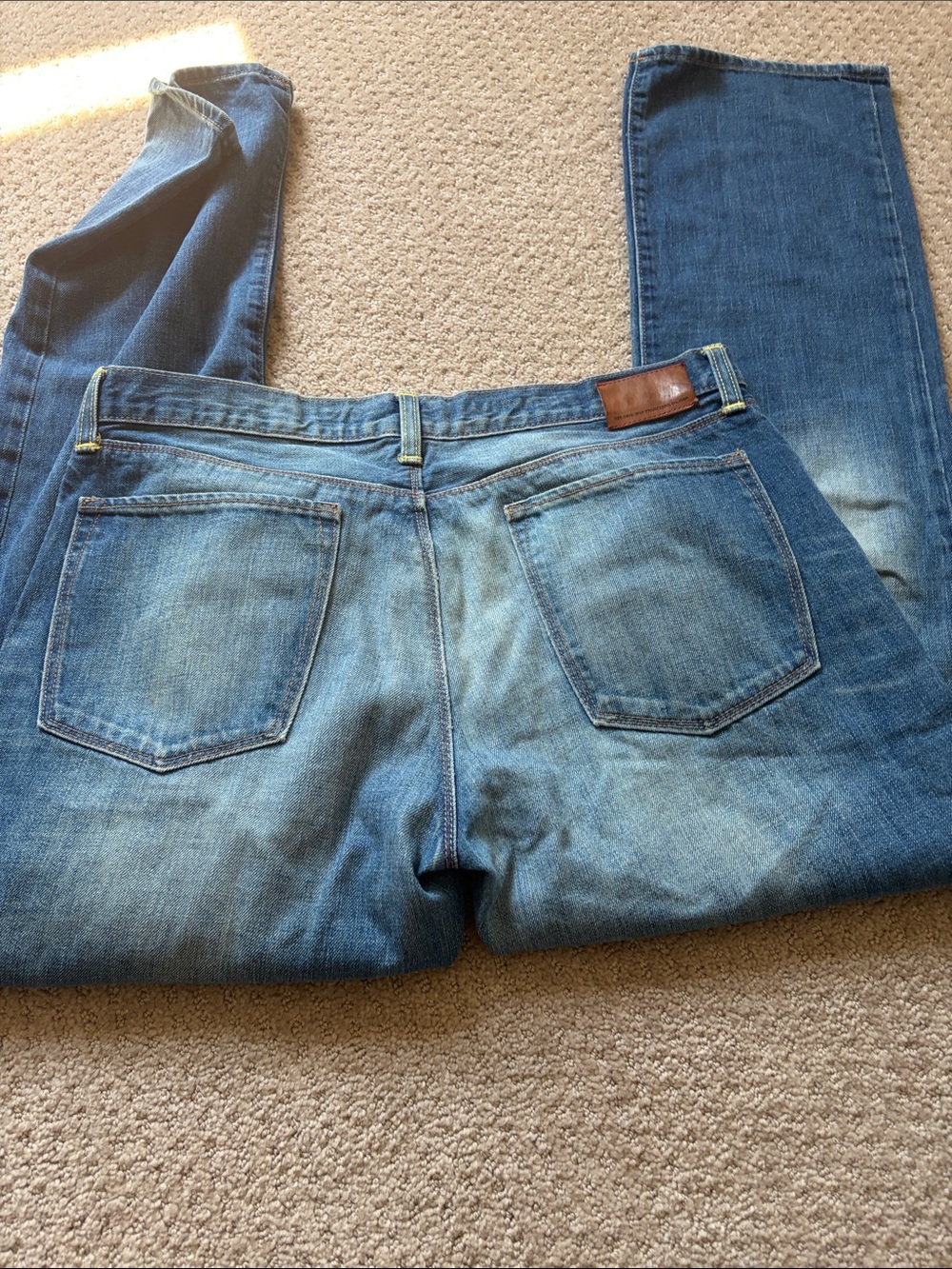 GAP Men's Straight Jeans in Medium Blue